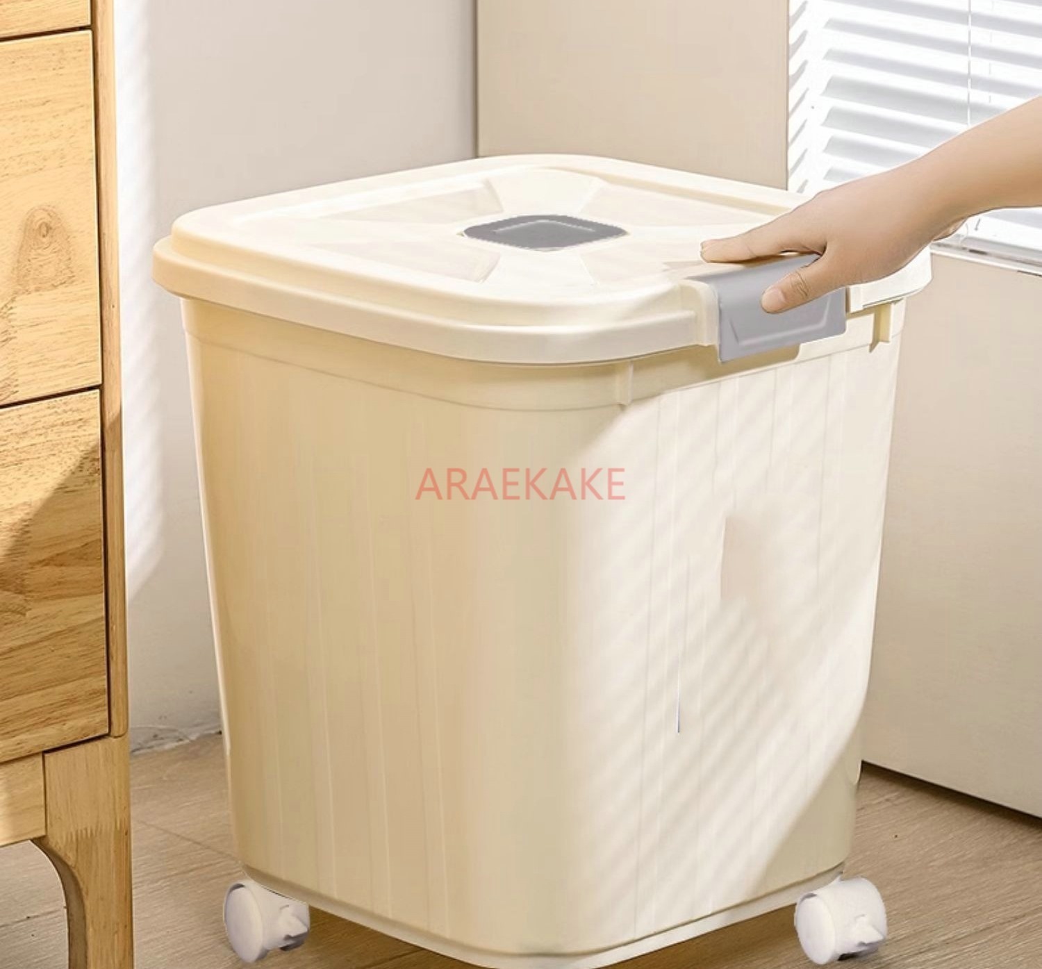 Food Storage Freeze Dried - Cat food storage bucket, dog food